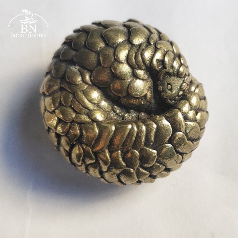 Retro Gaming Decor - Katı pirinç küresel Pangolin heykelcik minyatür